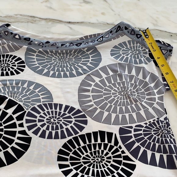 AUDREY MAI GRAY WHITE PRINT BELTED DRESS SIZE SMALL - Picture 5 of 9